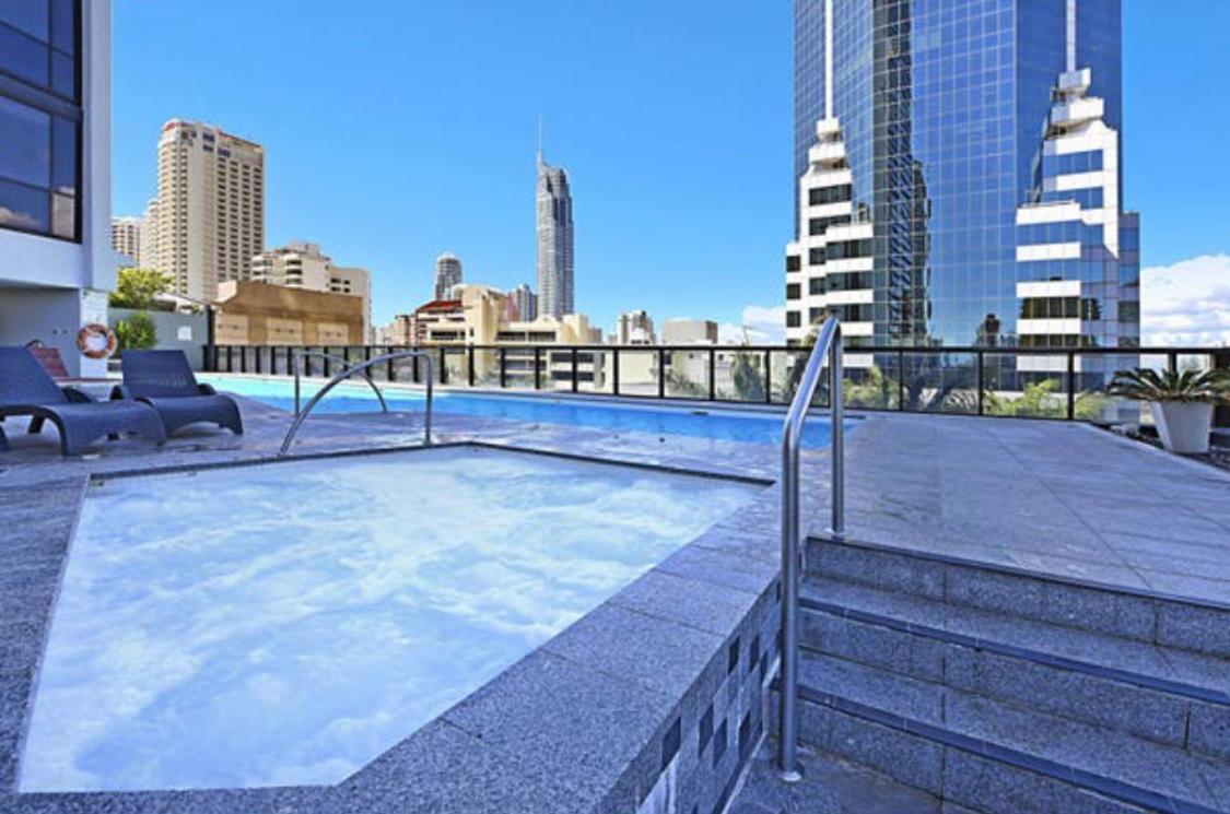 גולד קוסט Circle On Cavill Sub Penthouse W/ 4 Bedrooms מראה חיצוני תמונה